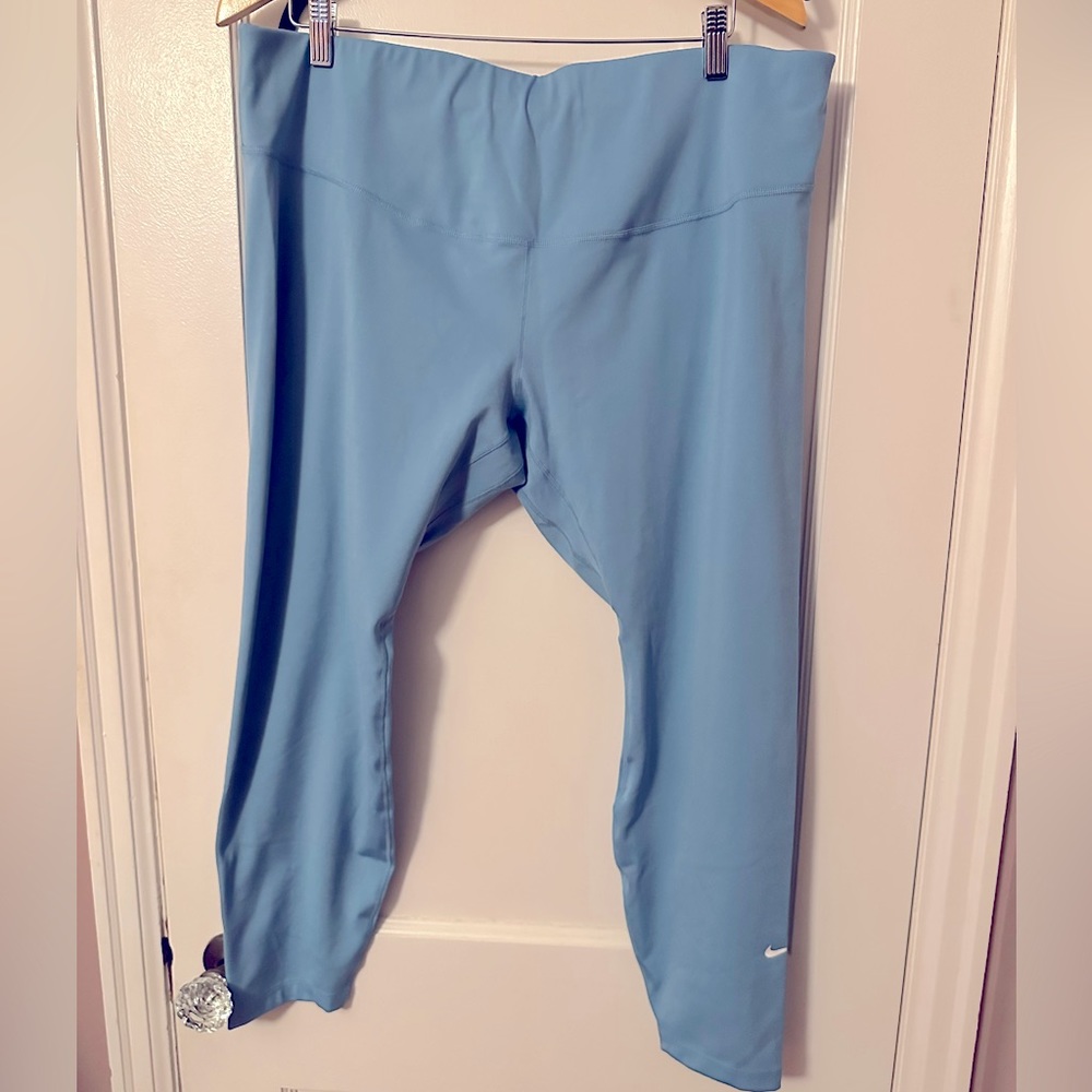 Nike DriFit athletic 7/8th leggings